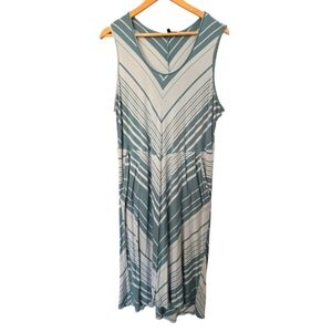 DG2 Diane Gilman Striped Sleeveless Dress in Blue and White Size 1x